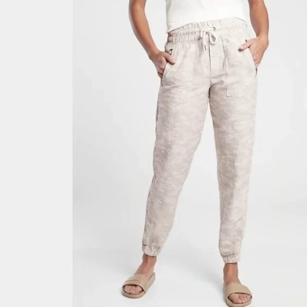 Athleta Beige/Cream Tie-Waist Joggers